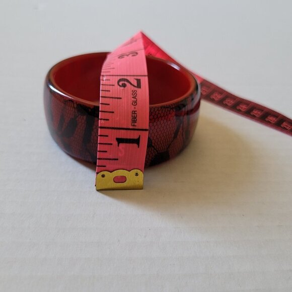 Vintage bracelet fishnet black and red 1980s wide bangle costume jewelry goth - Picture 4 of 4